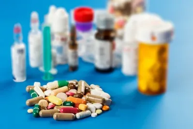 Антибіотики при пневмонії як вибирають антибактеріальні препарати (фторхінолони покоління цефалоспоринів карбапенеми) Антибіотики при пневмонії як вибирають антибактеріальні препарати