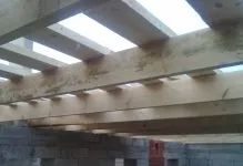 Балки перекриття дерев'яні між поверхами, міжповерхові в цегляному будинку приватному, дерева другого (перекриття) Балки перекриття дерев'яні між поверхами, міжповерхові в цегляному будинку приватному, дерева другого