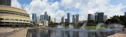 Вежі Петронас в Куала-Лумпур, Малайзія (вежі Петронас) Вежі Петронас в Куала-Лумпур, Малайзія