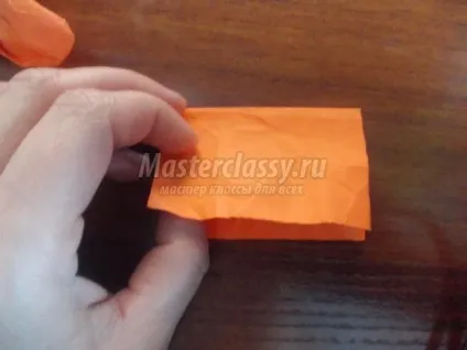 Паперова пластика в дитячому садку (половинку складемо навпіл) Паперова пластика в дитячому садку