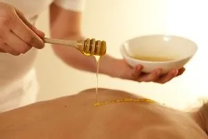 Чим корисний медовий масаж спини (корисний) Чим корисний медовий масаж спини