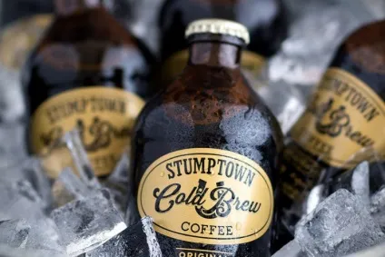 Coffee estate - містить кавовий cold brew більше кофеїну, ніж гарячий кави (кавовий) Coffee estate - містить кавовий cold brew більше кофеїну, ніж гарячий кави