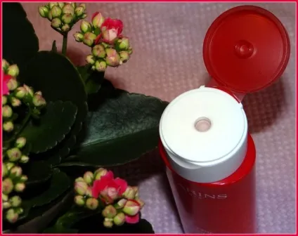 Clarins моделює засіб для схуднення і проти целюліту lift minceur anti-capitons (clarins) Clarins моделює засіб для схуднення і проти целюліту lift minceur anti-capitons