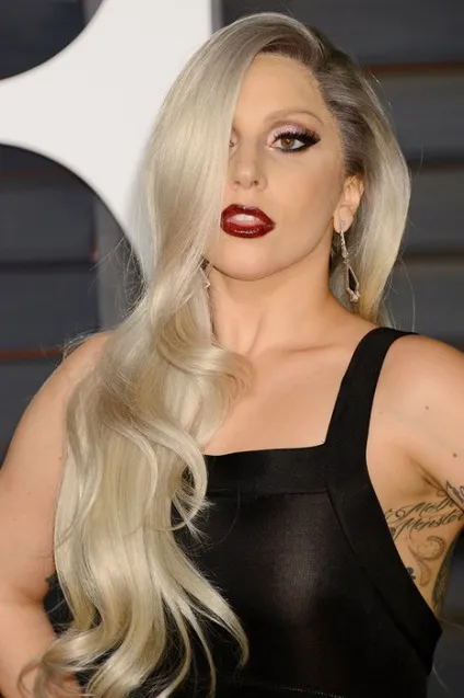 Чудо-перуки lace wigs 10 зірок, які їх постійно носять, журнал cosmopolitan (постійно) Чудо-перуки lace wigs 10 зірок, які їх постійно носять, журнал cosmopolitan