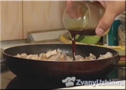 Теплий салат з куркою, квасолею і перцем (теплий салат з куркою) Теплий салат з куркою, квасолею і перцем