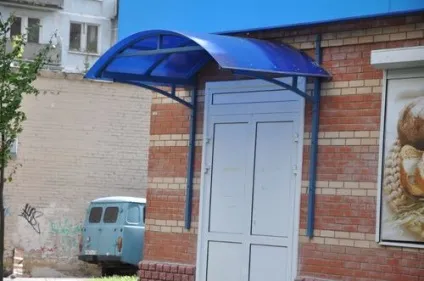 Робимо навіс над ганком з полікарбонату своїми руками варіанти рішень, креслення, фото і відео (своїми) Робимо навіс над ганком з полікарбонату своїми руками варіанти рішень, креслення, фото і відео