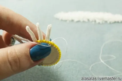 Робимо брошку-ромашку з бісеру - ярмарок майстрів - ручна робота, handmade (бісеру) Робимо брошку-ромашку з бісеру - ярмарок майстрів - ручна робота, handmade