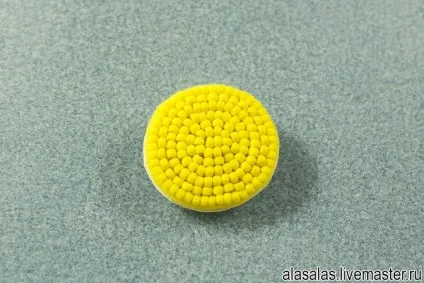 Робимо брошку-ромашку з бісеру - ярмарок майстрів - ручна робота, handmade (ultrasuede) Робимо брошку-ромашку з бісеру - ярмарок майстрів - ручна робота, handmade