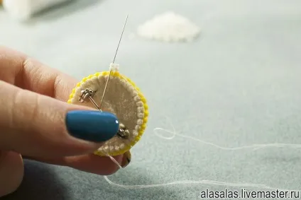 Робимо брошку-ромашку з бісеру - ярмарок майстрів - ручна робота, handmade (бісеру) Робимо брошку-ромашку з бісеру - ярмарок майстрів - ручна робота, handmade