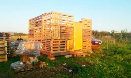 Будинок з піддонів своїми руками фото будівництва (фото) Будинок з піддонів своїми руками фото будівництва