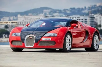 Цей червоний bugatti veyron насправді синій - цвях! (Veyron) Цей червоний bugatti veyron насправді синій - цвях!