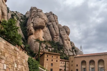 Гора і монастир Монсеррат (montserrat)