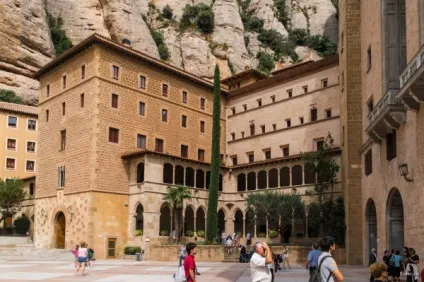 Гора і монастир Монсеррат (montserrat)