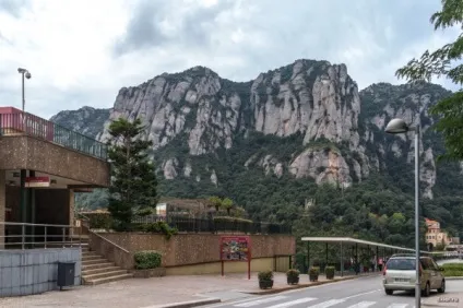 Гора і монастир Монсеррат (montserrat)