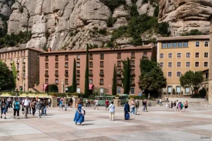Гора і монастир Монсеррат (montserrat)