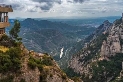 Гора і монастир Монсеррат (montserrat)