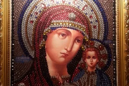 Інкрустація кристалами, стразами і камінням swarovski