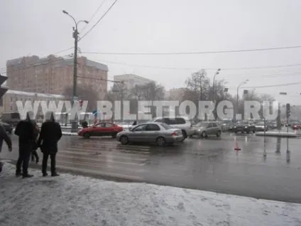 Як дістатися до театру ляльок з (дістатися театру ляльок) Як дістатися до театру ляльок з