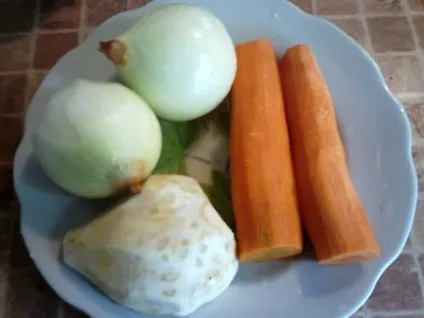 Як приготувати бульйон з домашньої курки (бульйон з домашньої курки) Як приготувати бульйон з домашньої курки