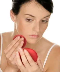 Туш, тіні, пудра, рум'яна - скільки зберігати make-up - все про макіяж на сайті Або де Боте