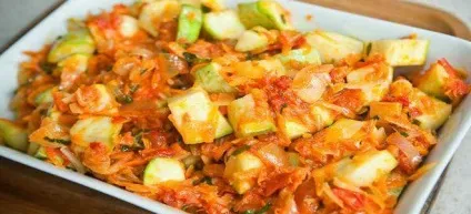 Тушковані кабачки - рецепти зі сметаною, морквою і цибулею, картоплею і помідорами (сметаною) Тушковані кабачки - рецепти зі сметаною, морквою і цибулею, картоплею і помідорами