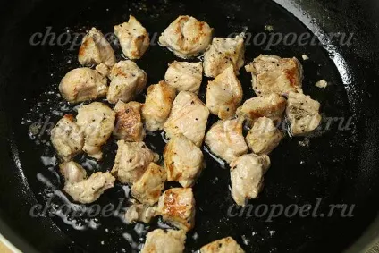 Тушкована картопля з м'ясом (свининою) рецепт з фото