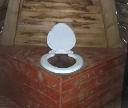 Туалет для дачі своїми руками особливості конструкції, з профнастилу, креслення, фото і відео (руками) Туалет для дачі своїми руками особливості конструкції, з профнастилу, креслення, фото і відео