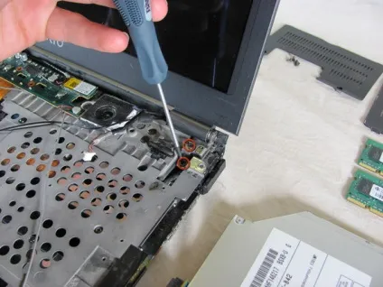 Як розібрати ноутбук sony vaio pcg-6j2l - блогофоліо роману паулова (обведений кружками картинці) Як розібрати ноутбук sony vaio pcg-6j2l - блогофоліо роману паулова
