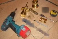 Як встановити дверну клямку - будівництво від а до я, енакиево (яка) Як встановити дверну клямку - будівництво від а до я, енакиево