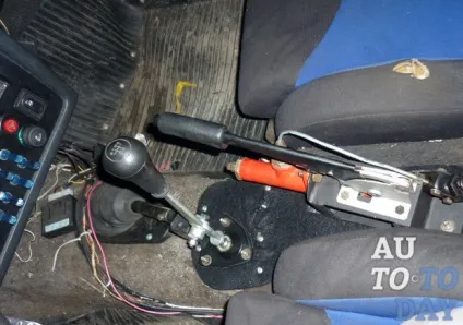 Як встановити гідравлічний ручне гальмо на задньопривідний автомобіль (ручний) Як встановити гідравлічний ручне гальмо на задньопривідний автомобіль