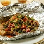 Картопля запечена в духовці з м'ясом, грибами і помідорами, рецепт