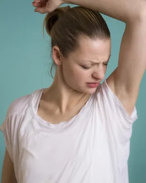 Кислий запах поту у жінок причини, про що говорить - woman s day