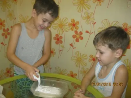 Картотека «незвичайні матеріали, які можна виготовити спільно з дітьми для використання в (дошкільнята) Картотека «незвичайні матеріали, які можна виготовити спільно з дітьми для використання в