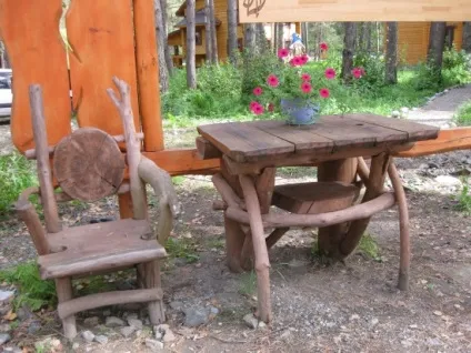 Корнепластика, будинок і сад