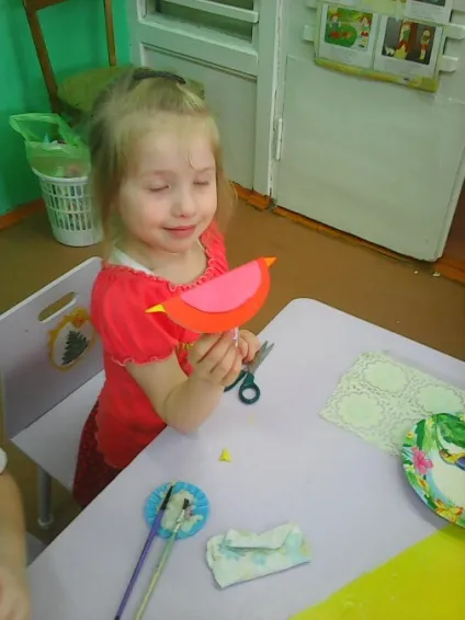 Конструювання з паперу «села пташка на віконце»