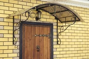 Козирки над вхідними дверима фото, різновиди і технологія виготовлення (дверима) Козирки над вхідними дверима фото, різновиди і технологія виготовлення