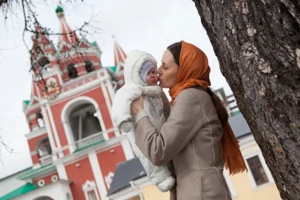 Хрестини і хрещення в церковні свята, хрещення на паску і в різдво (хрещення) Хрестини і хрещення в церковні свята, хрещення на паску і в різдво