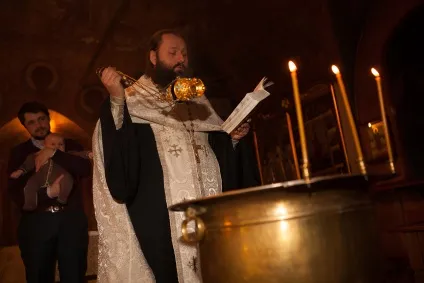 Хрестини і хрещення в церковні свята, хрещення на паску і в різдво (хрещення) Хрестини і хрещення в церковні свята, хрещення на паску і в різдво