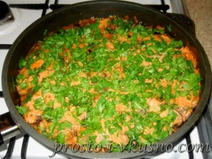 Курка з грибами і овочами в томатному соусі (овочами) Курка з грибами і овочами в томатному соусі