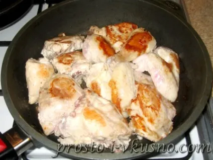 Курка з грибами і овочами в томатному соусі (курка) Курка з грибами і овочами в томатному соусі