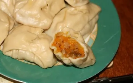 Манти з гарбузом і картоплею