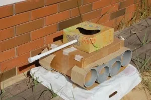 Майстер-клас танк для кота з картонної коробки (фото!) - кототека - найцікавіше про світ кішок (картонній) Майстер-клас танк для кота з картонної коробки (фото!) - кототека - найцікавіше про світ кішок