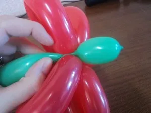Майстер-клас з виготовлення квітки з повітряних кульок (твістінг), творча майстерня (квітки) Майстер-клас з виготовлення квітки з повітряних кульок (твістінг), творча майстерня