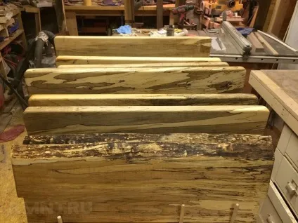Меблі своїми руками дерев'яна етажерка в рустикальном стилі (самої верхньої полиці) Меблі своїми руками дерев'яна етажерка в рустикальном стилі