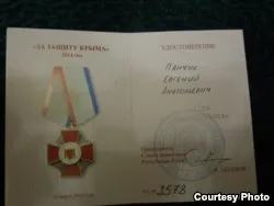 Між Путіним і навальним