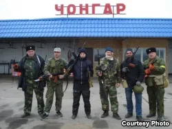 Між Путіним і навальним