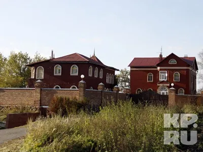 Моніторинг змі новий український купив церкву і переробив її в середньовічний замок (весь замок одного) Моніторинг змі новий український купив церкву і переробив її в середньовічний замок