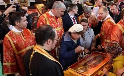 Мощі Миколая чудотворця що це таке і чим допомагають, молитви до святого (допомагають) Мощі Миколая чудотворця що це таке і чим допомагають, молитви до святого