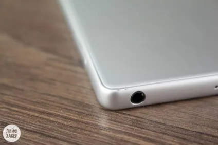 Огляд sony xperia x