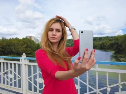 Огляд sony xperia x